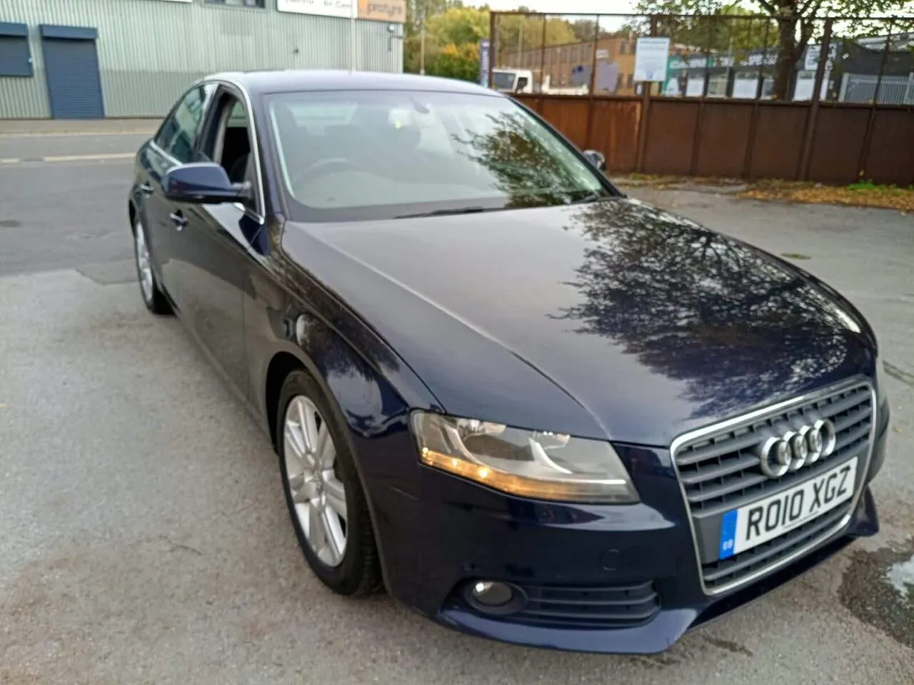 Audi A4 2010 photo 2