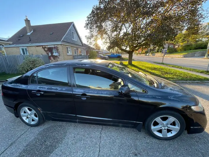Honda Civic 2010 photo 2