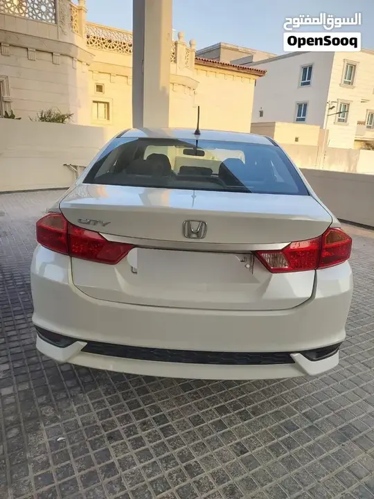 Honda City 2018 photo 2