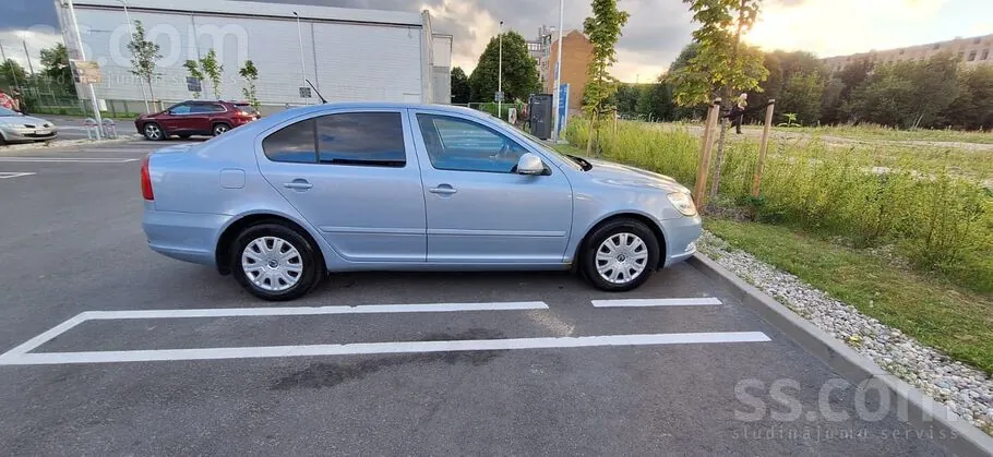 Skoda Octavia 2011 photo 2