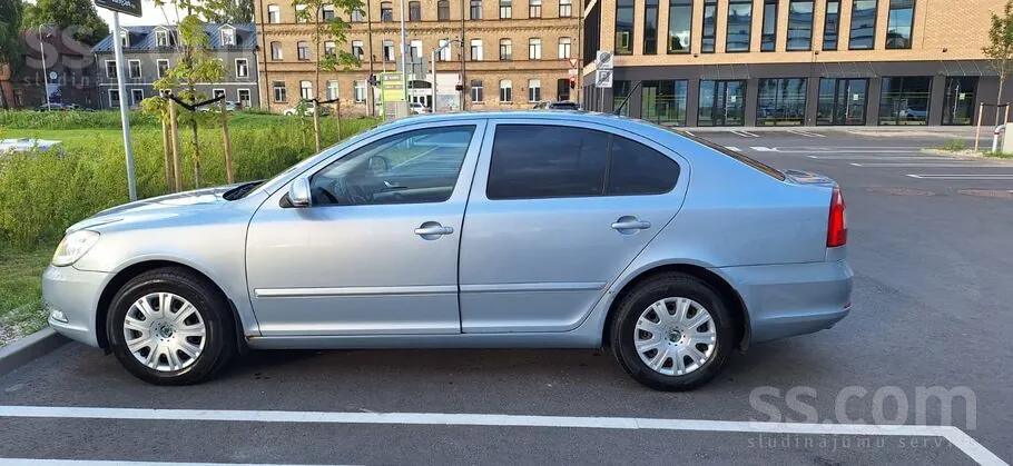 Skoda Octavia 2011 photo 3