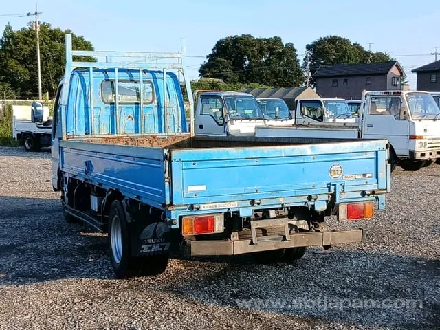 Isuzu Elf 2003 photo 3