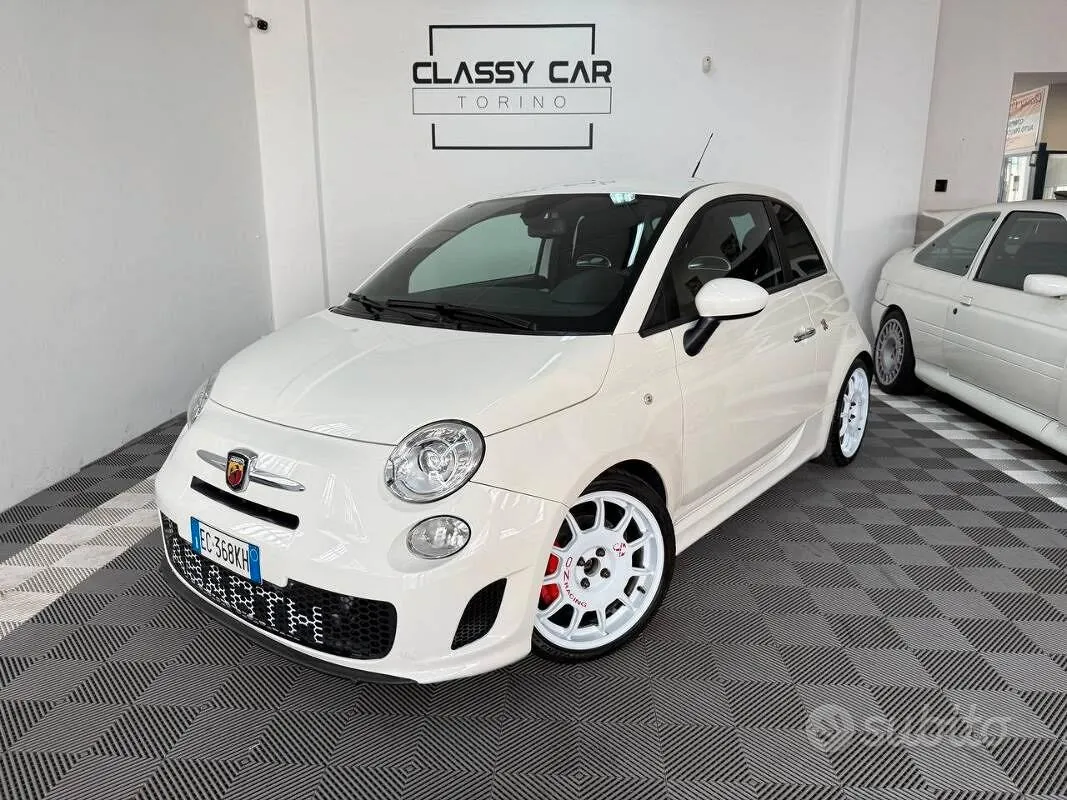 Abarth 500 2010 photo 3
