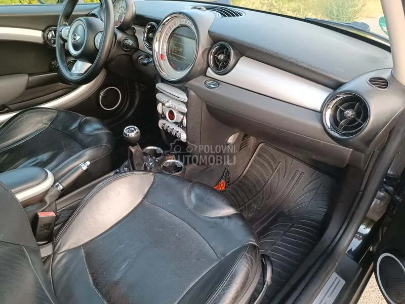 Mini Cooper 2010 photo 2