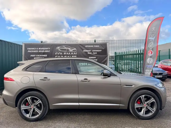 Jaguar F-Pace 2017 photo 5