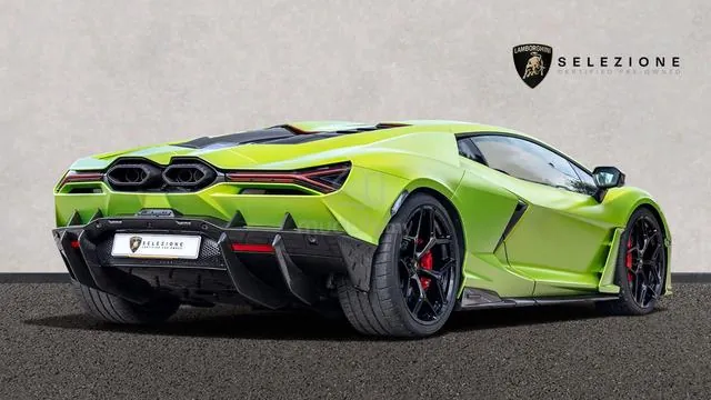 Lamborghini Revuelto