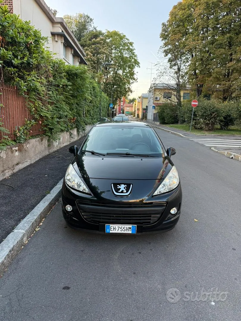 Peugeot 207 2011 photo 3