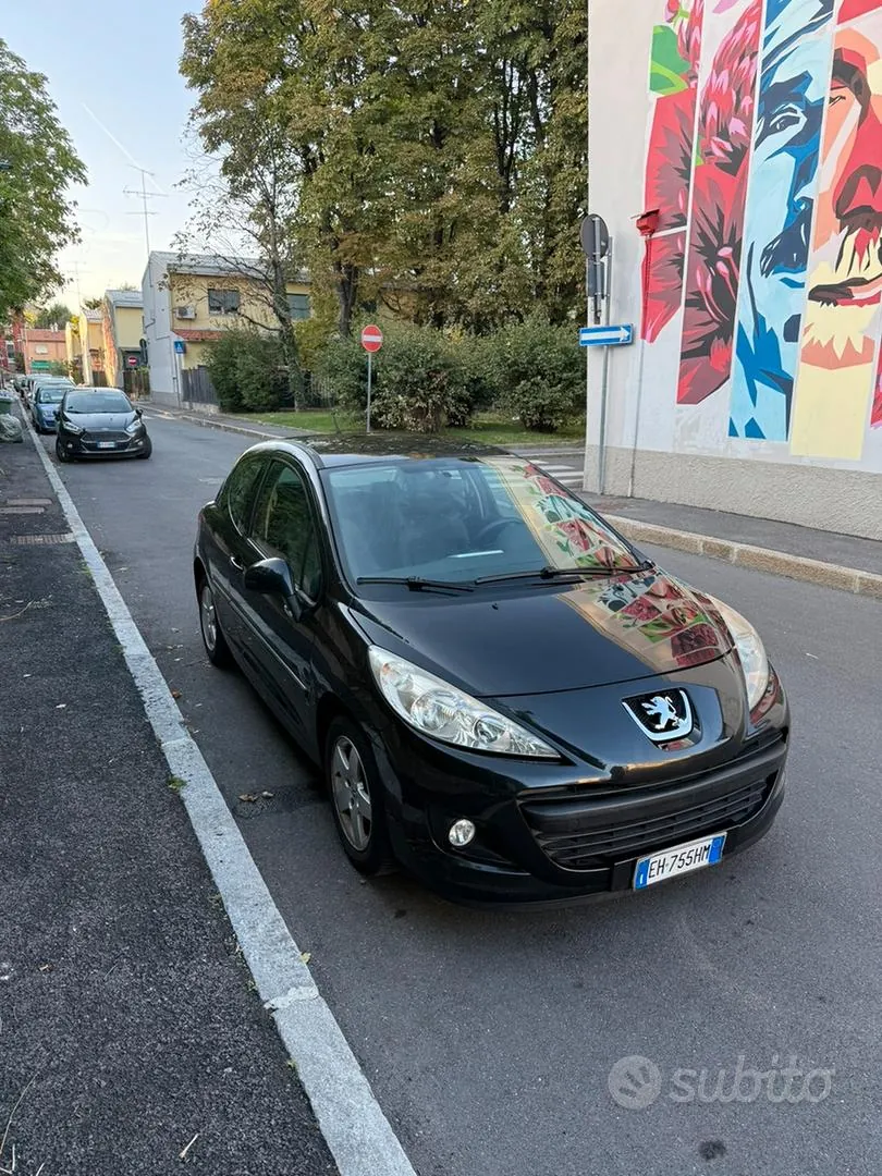Peugeot 207 2011 photo 4