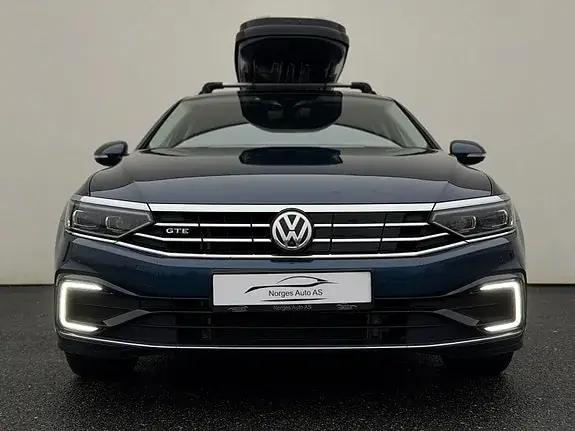 Volkswagen Passat 2020 photo 2