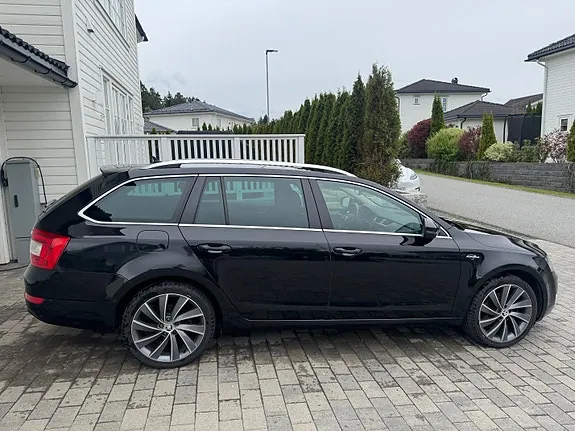 Skoda Octavia 2015 photo 2