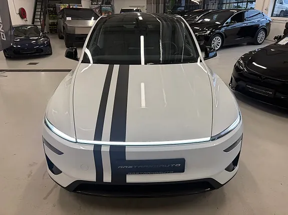 Tesla Model Y 2026 photo 5