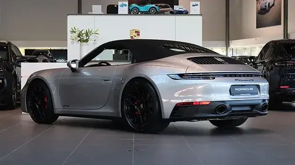 Porsche 911 2023 photo 4