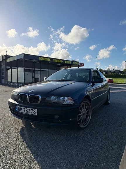 BMW 320I