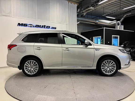 Mitsubishi Outlander 2020 photo 3
