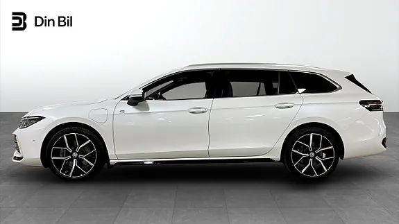 Volkswagen Passat 2025 photo 3