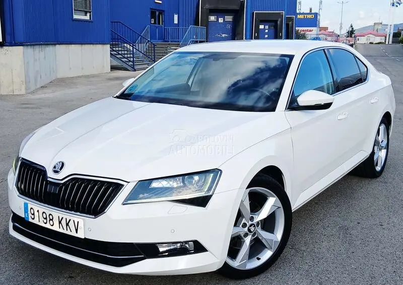 Skoda Superb 2018 photo 4