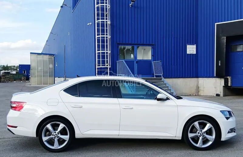 Skoda Superb 2018 photo 5