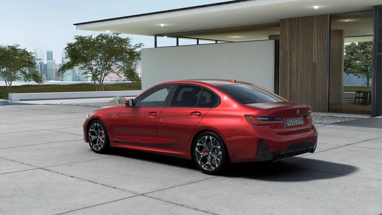 BMW 3 Series photo 2