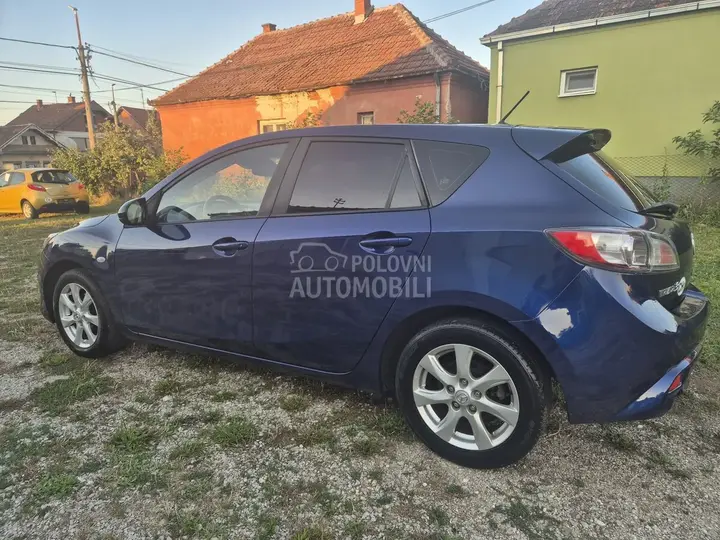 Mazda 3 2011 photo 4