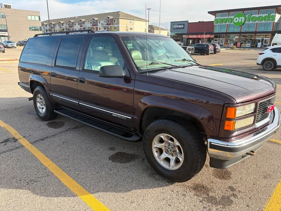 Chevrolet Suburban 1998 photo 3