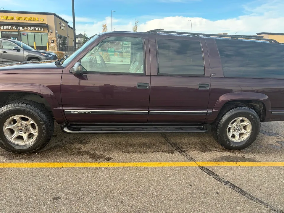 Chevrolet Suburban 1998 photo 2