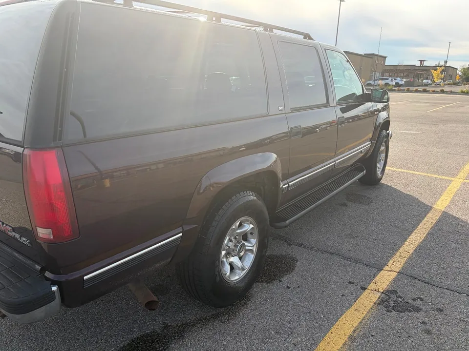 Chevrolet Suburban 1998 photo 4
