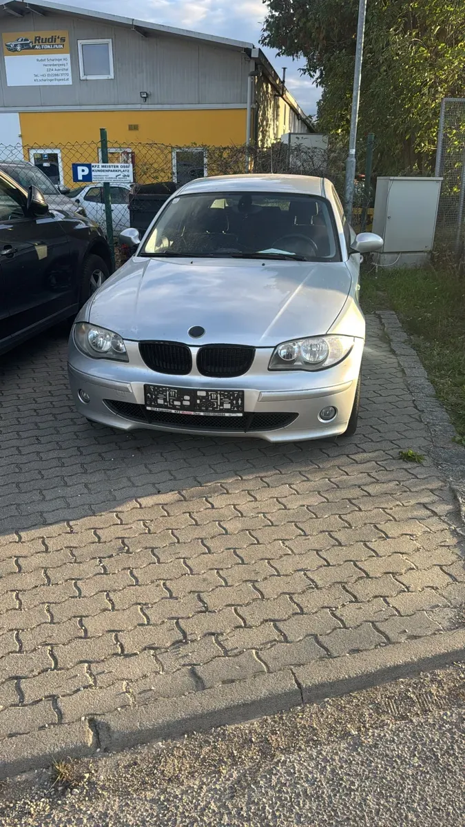 BMW 1 Series 2006 photo 2