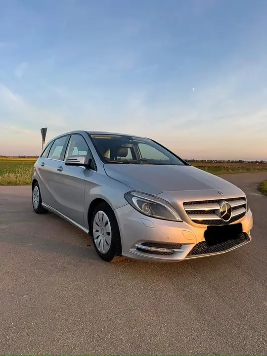 Mercedes-Benz B200