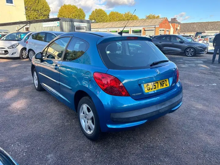 Peugeot 207 2007 photo 3