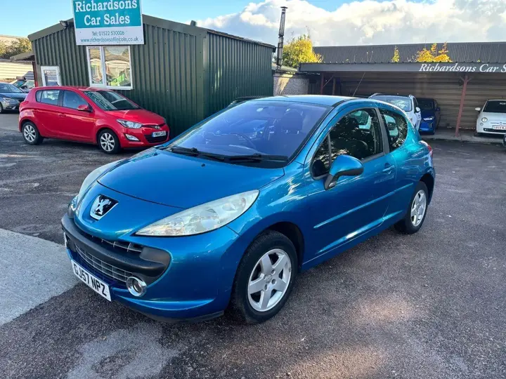 Peugeot 207 2007 photo 2