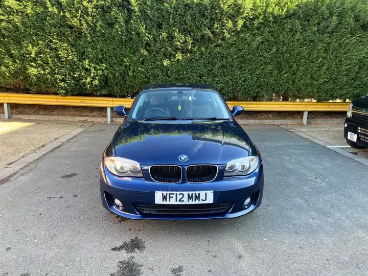 BMW 1 Series 2012 photo 2