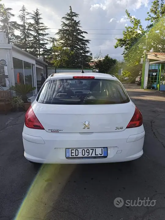 Peugeot 308 2010 photo 2