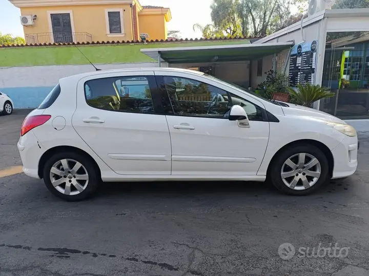 Peugeot 308 2010 photo 3