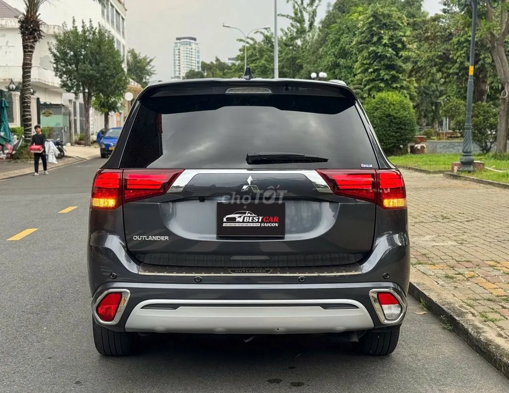 Mitsubishi Outlander 2023 photo 2