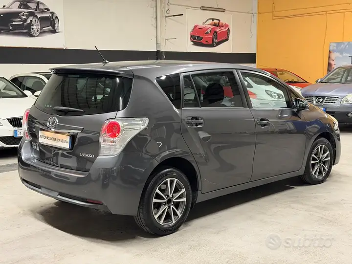 Toyota Verso 2015 photo 3