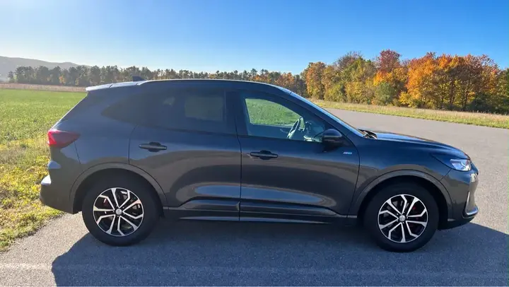 Ford Kuga 2025 photo 2