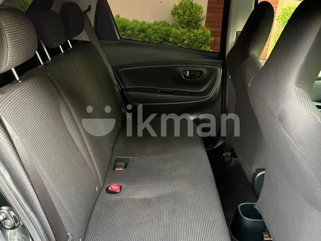 Toyota Vitz 2017 photo 5