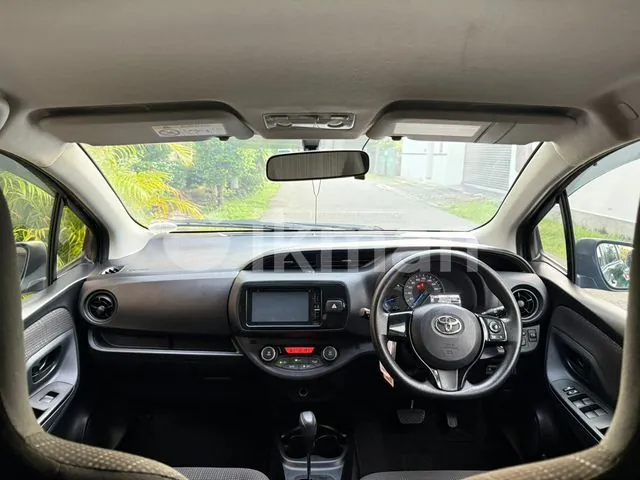 Toyota Vitz 2017 photo 4