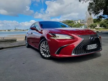 Lexus Es 300H 2020 photo 2