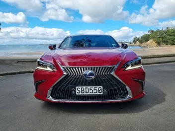 Lexus Es 300H 2020 photo 3