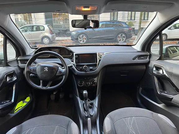 Peugeot 208 2012 photo 5