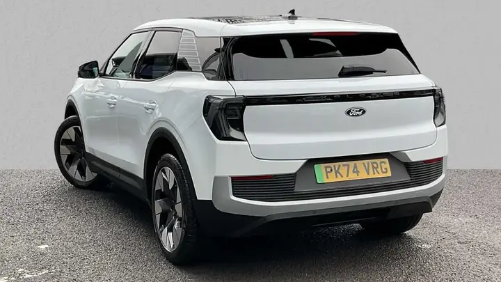 Ford Explorer 2025 photo 2