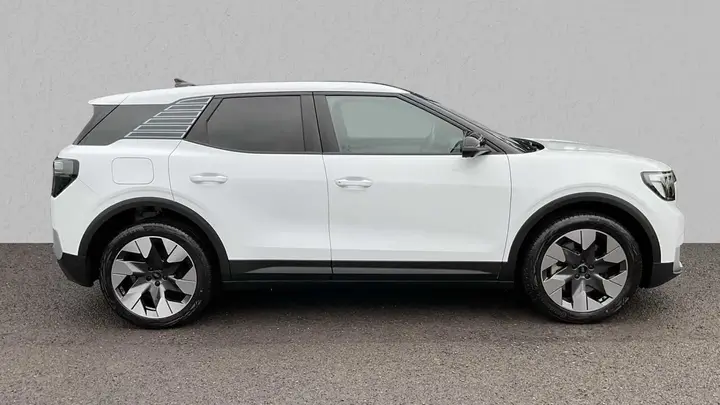 Ford Explorer 2025 photo 3