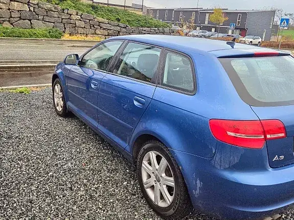 Audi A3 2010 photo 2