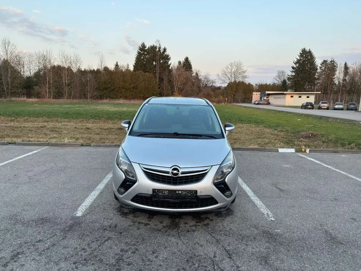 Opel Zafira Tourer 2015 photo 2