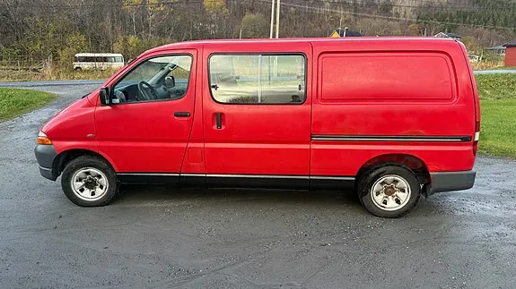 Toyota Hiace 2003 photo 2
