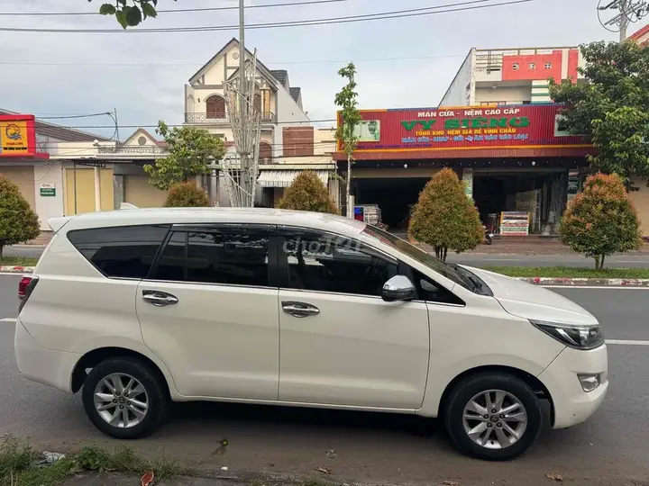 Toyota Innova 2020 photo 2