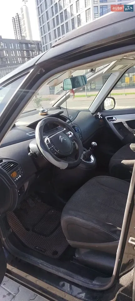 Citroen Grand C4 Picasso 2010 photo 5