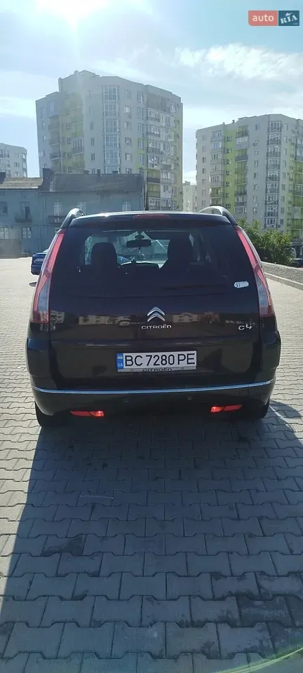 Citroen Grand C4 Picasso 2010 photo 2