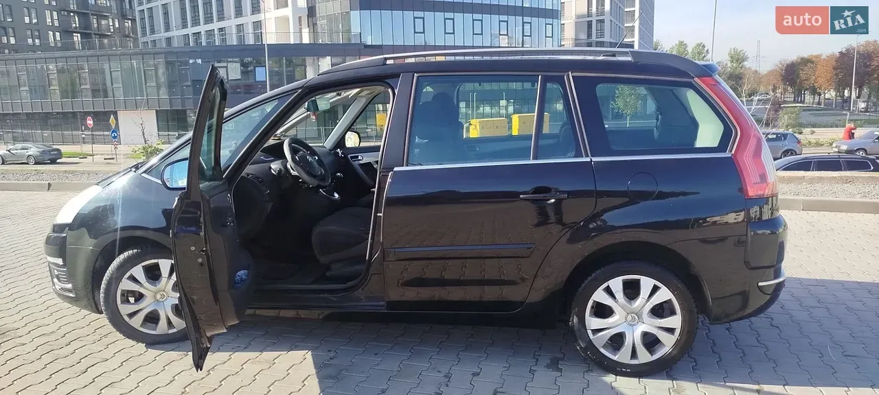 Citroen Grand C4 Picasso 2010 photo 4